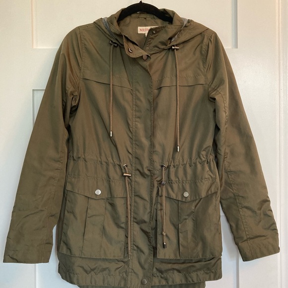 SM, Olive Green with Grey lining and hood - Picture 1 of 2